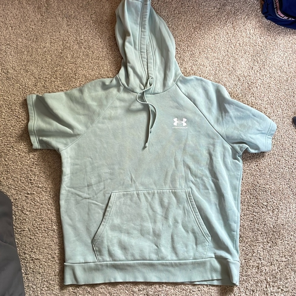 Under Armour short sleeved Hoodie lg